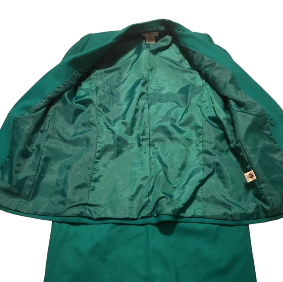 Green vtg Blazer Skirt Set - Picture 3 of 16